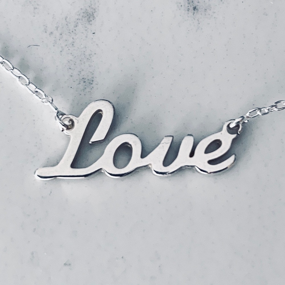 LOVE Name Plate Necklace Pendent in Silver 925